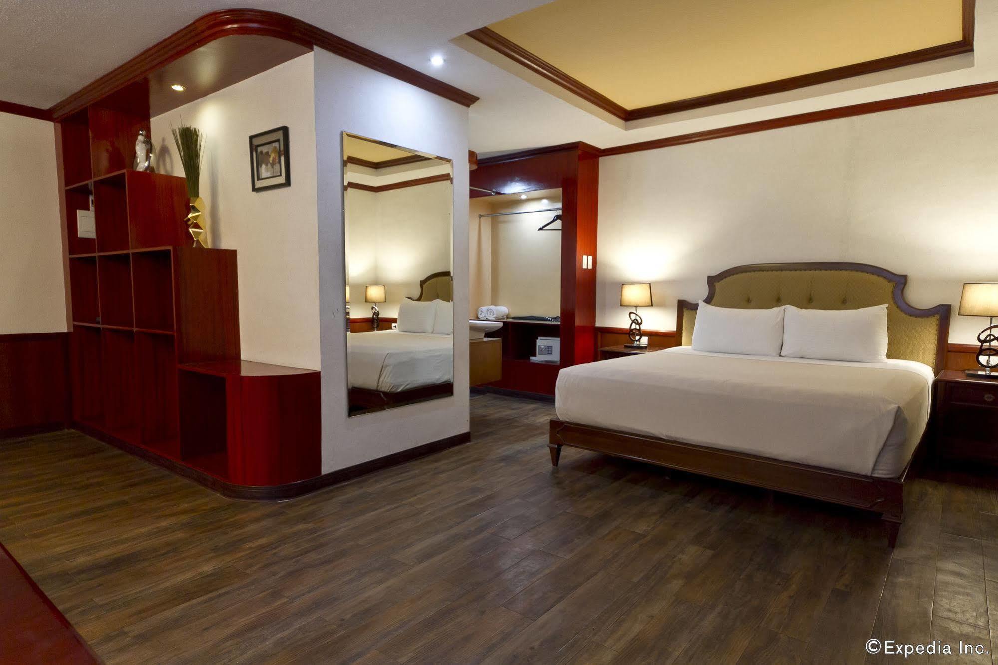 Dulcinea Hotel And Suites Lapu-Lapu City Exterior foto