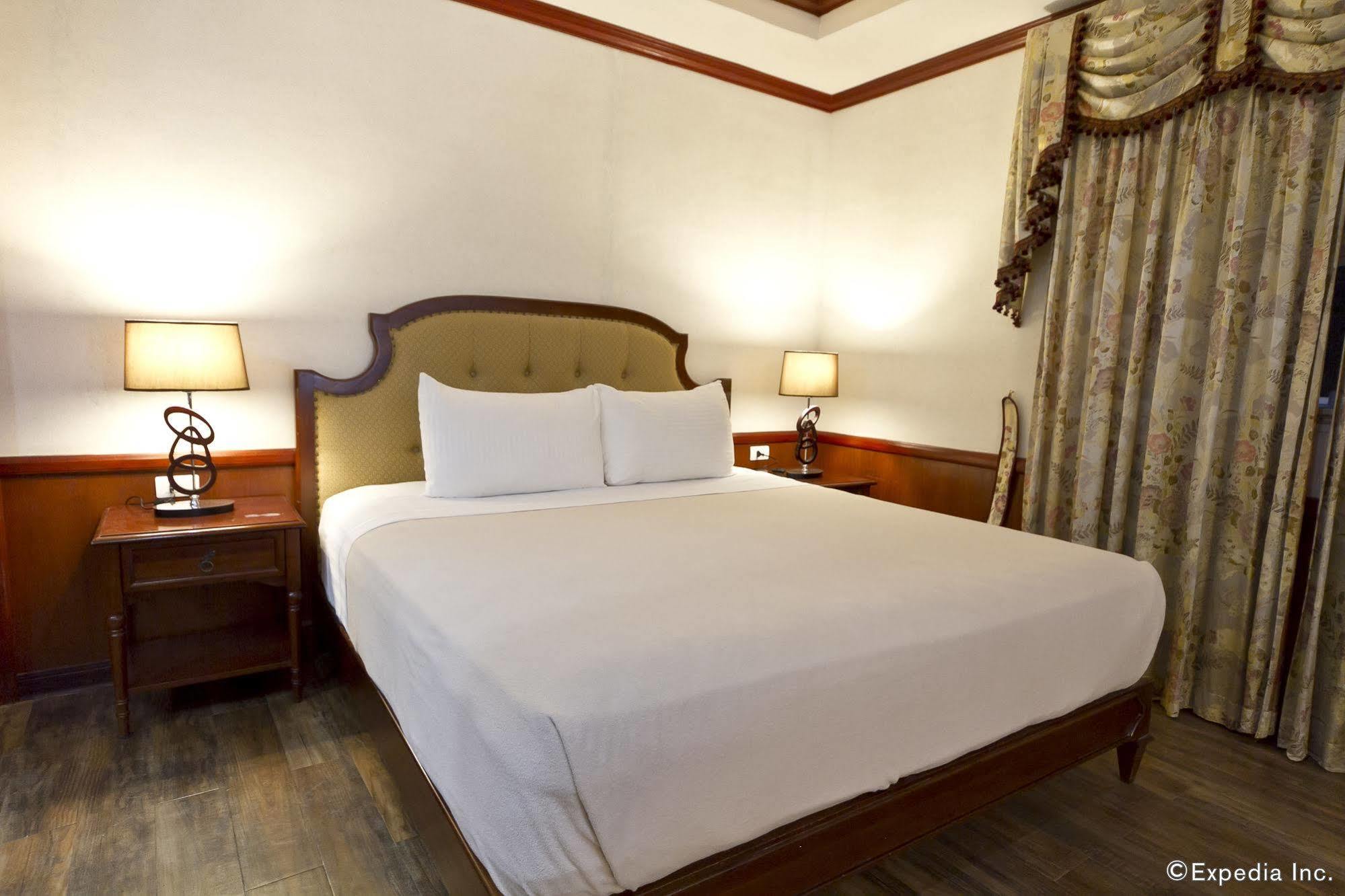 Dulcinea Hotel And Suites Lapu-Lapu City Exterior foto